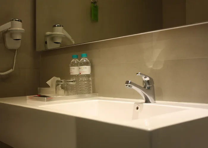 Zuri Express Hotel